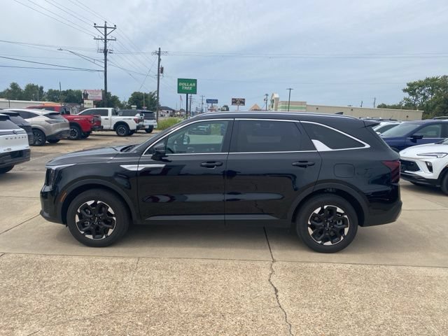 Used 2024 Kia Sorento S AWD/4WD image 3