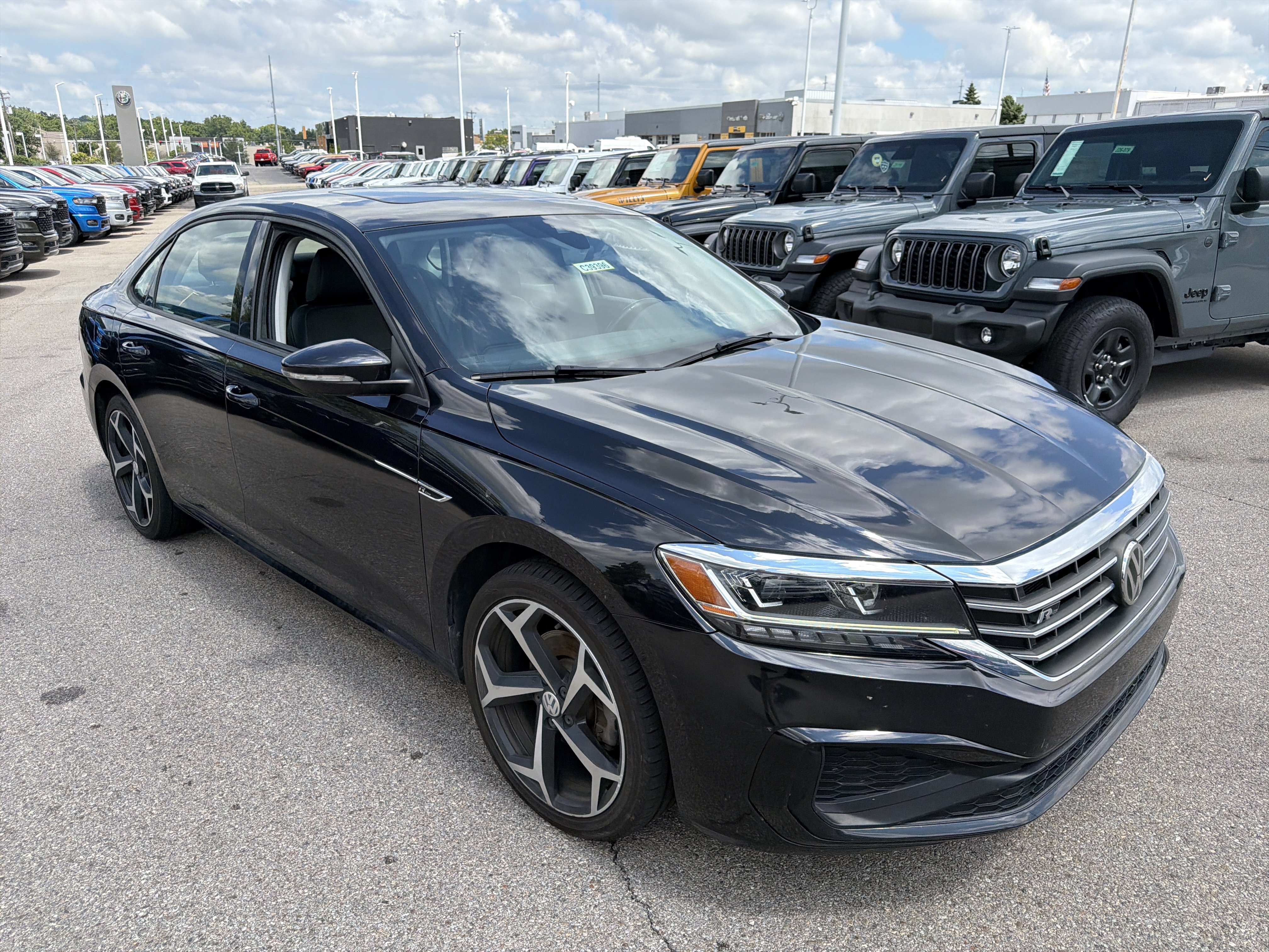Used 2020 Volkswagen Passat 2.0T R-Line FWD image 13