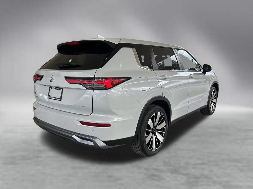 New 2026 Mitsubishi Outlander SE FWD image 3