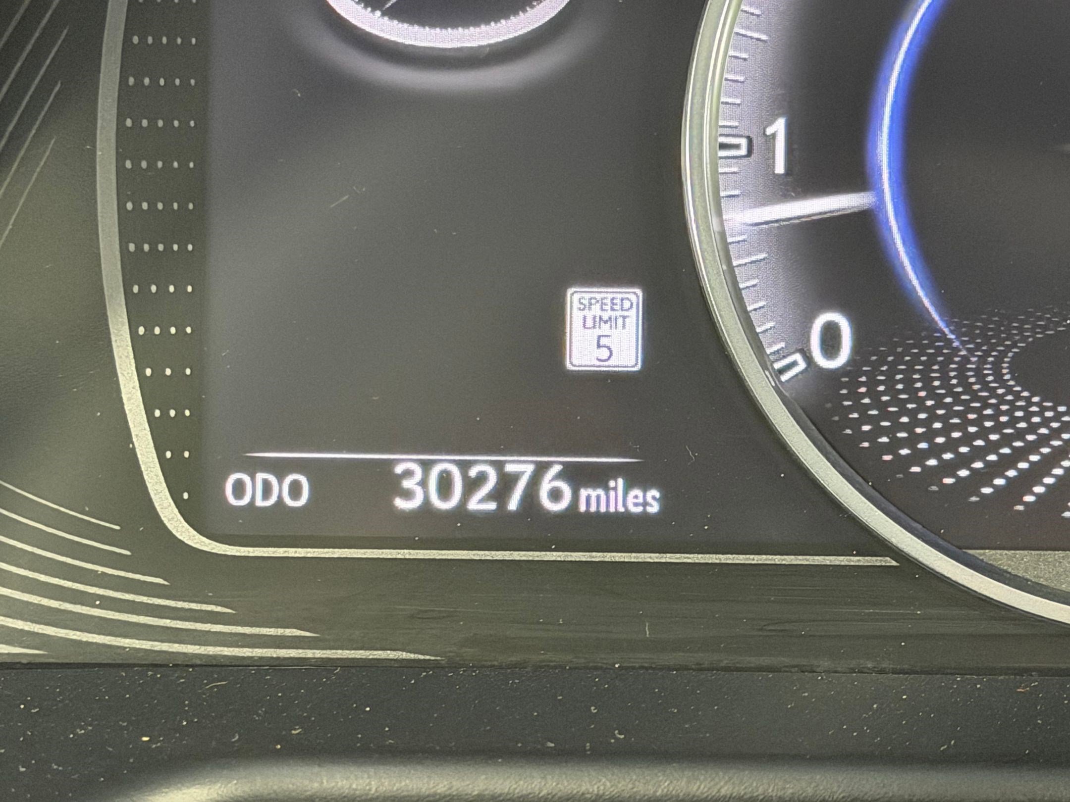 Used 2024 Lexus ES 350 w/ Technology Package image 20