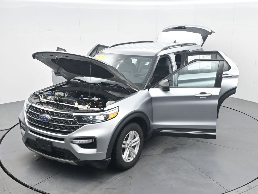 Used 2024 Ford Explorer XLT w/ Equipment Group 202A image 33