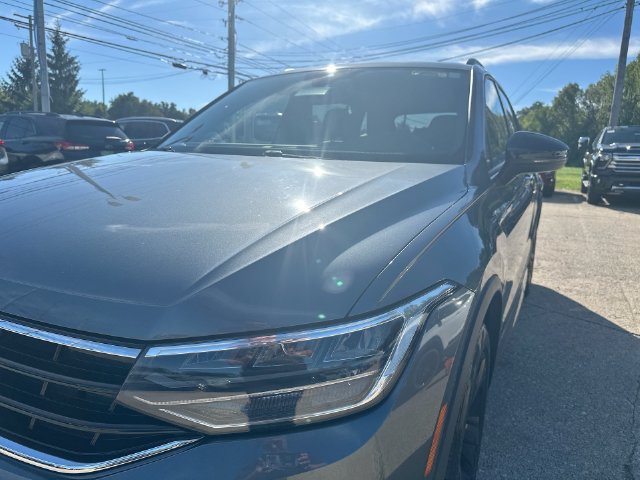Used 2023 Volkswagen Tiguan SE R-Line AWD/4WD image 61