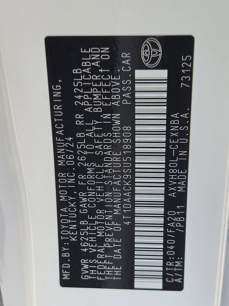Used 2025 Toyota Camry LE FWD image 31