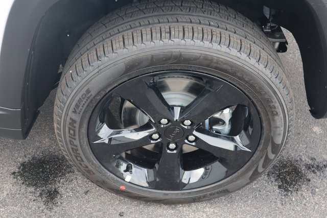 New 2025 Jeep Grand Cherokee L Limited image 30