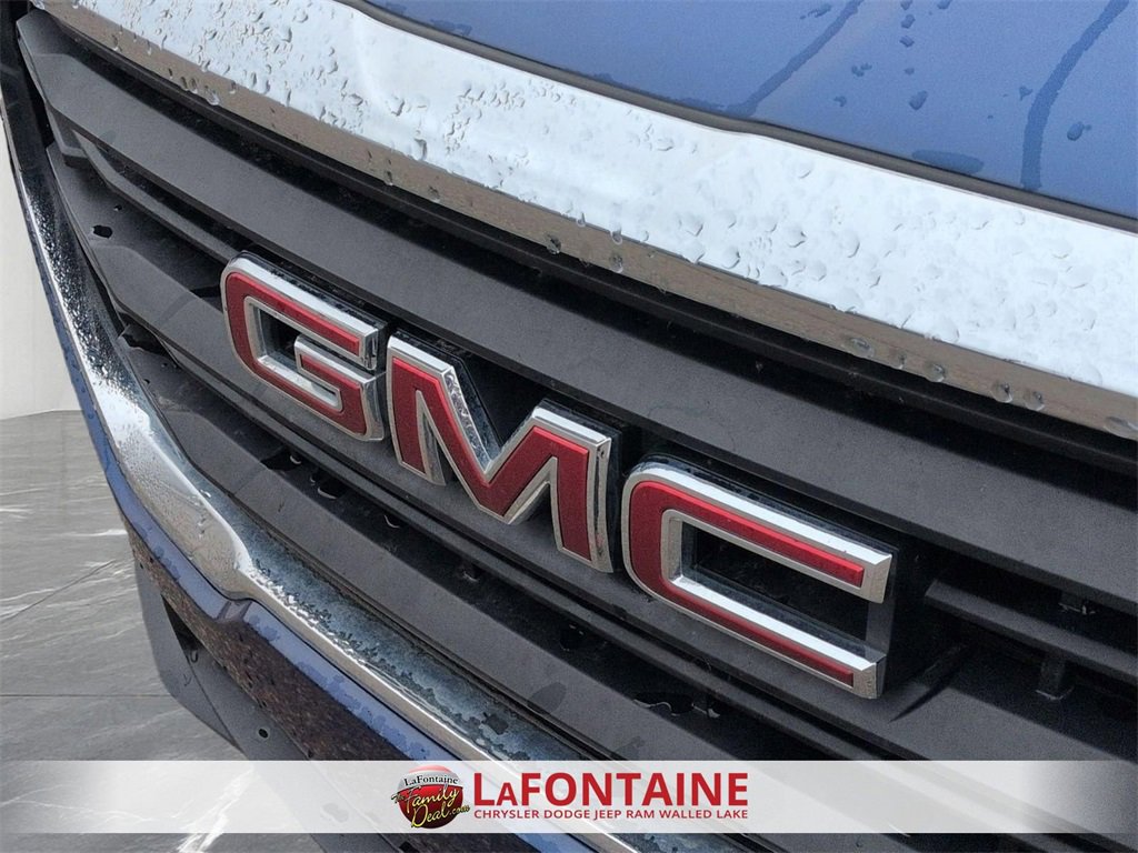 Used 2023 GMC Terrain SLE w/ Driver Convenience Package image 9