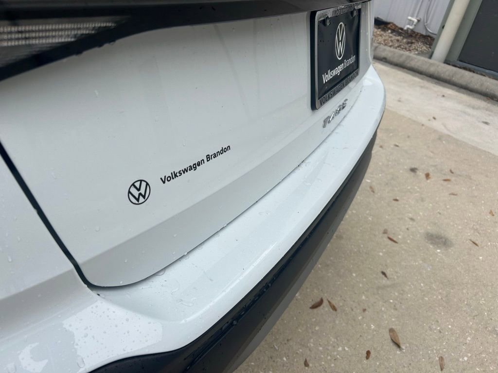 Certified 2025 Volkswagen Taos S image 31
