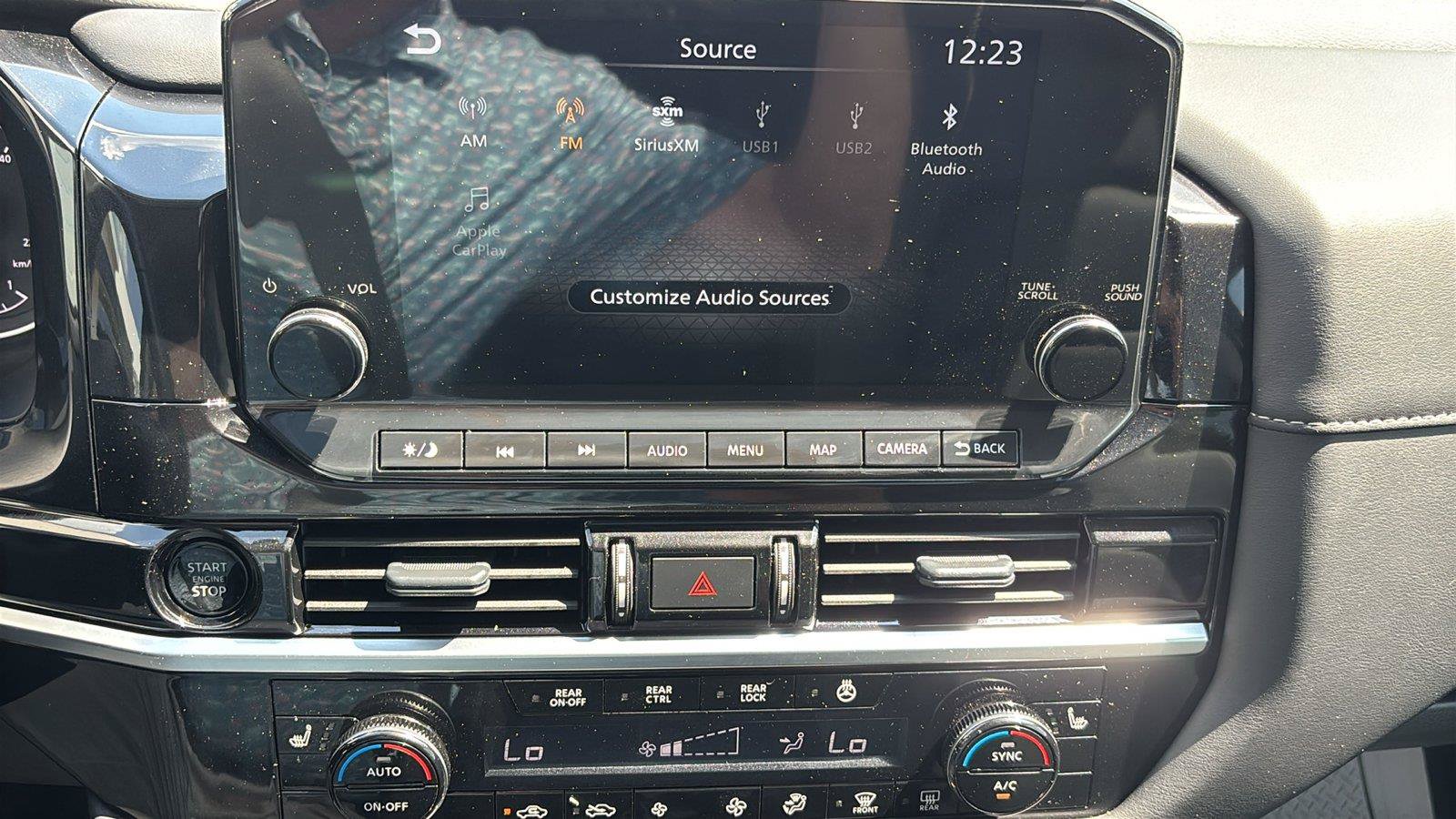 Used 2025 Nissan Pathfinder SL w/ SL Premium Package FWD image 34