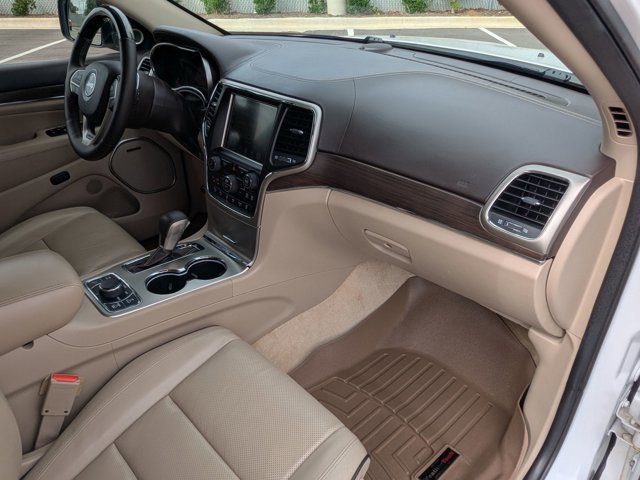 Used 2017 Jeep Grand Cherokee Overland w/ Jeep Active Safety Group AWD/4WD image 22