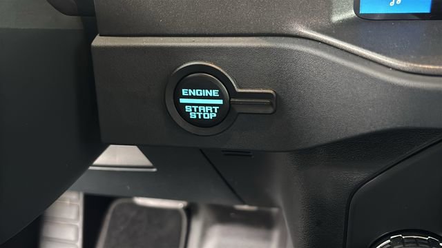 Used 2025 Ford Bronco Badlands image 16