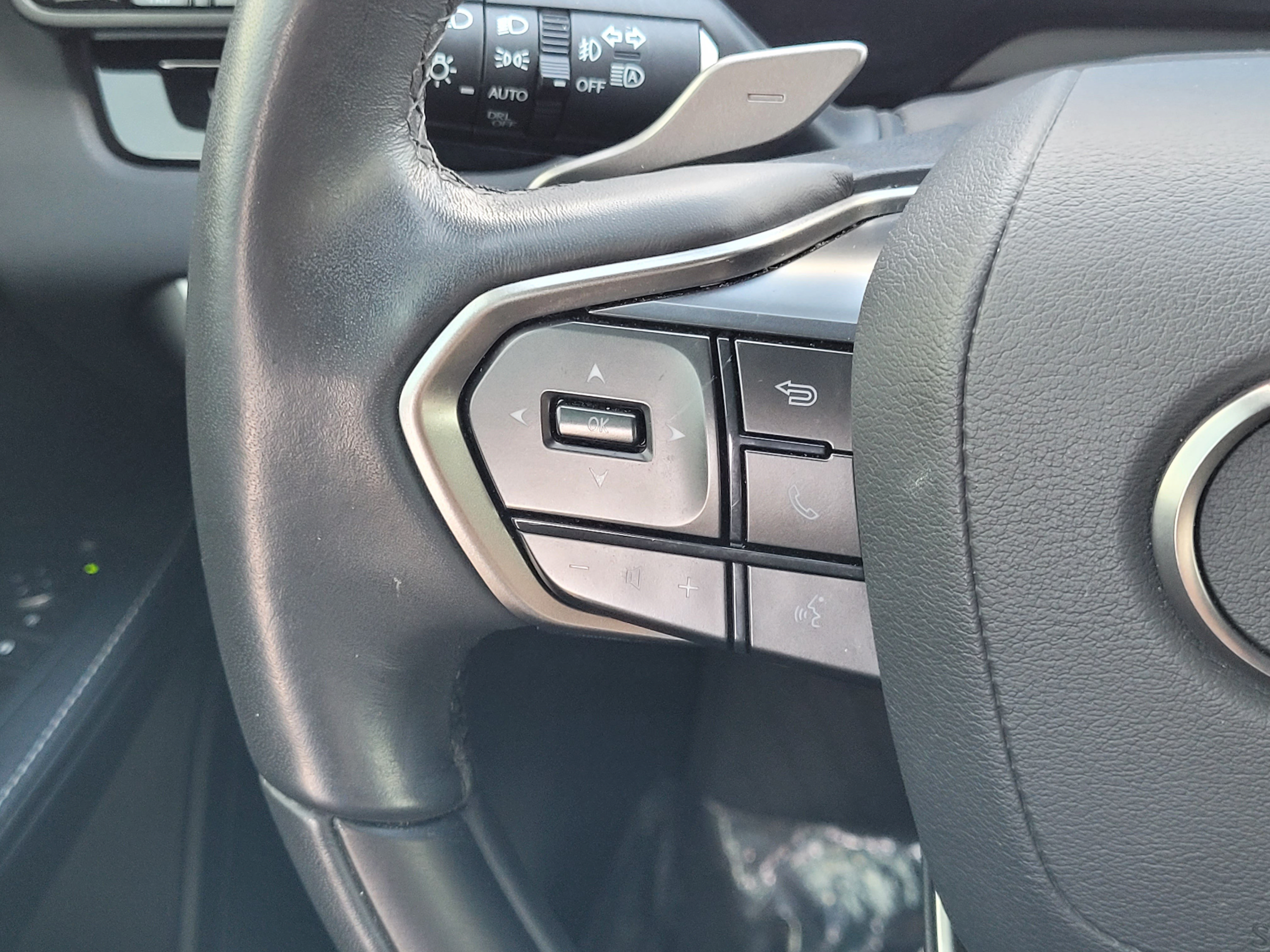 Used 2023 Lexus RX 350 Premium w/ Accessory Package AWD/4WD image 12