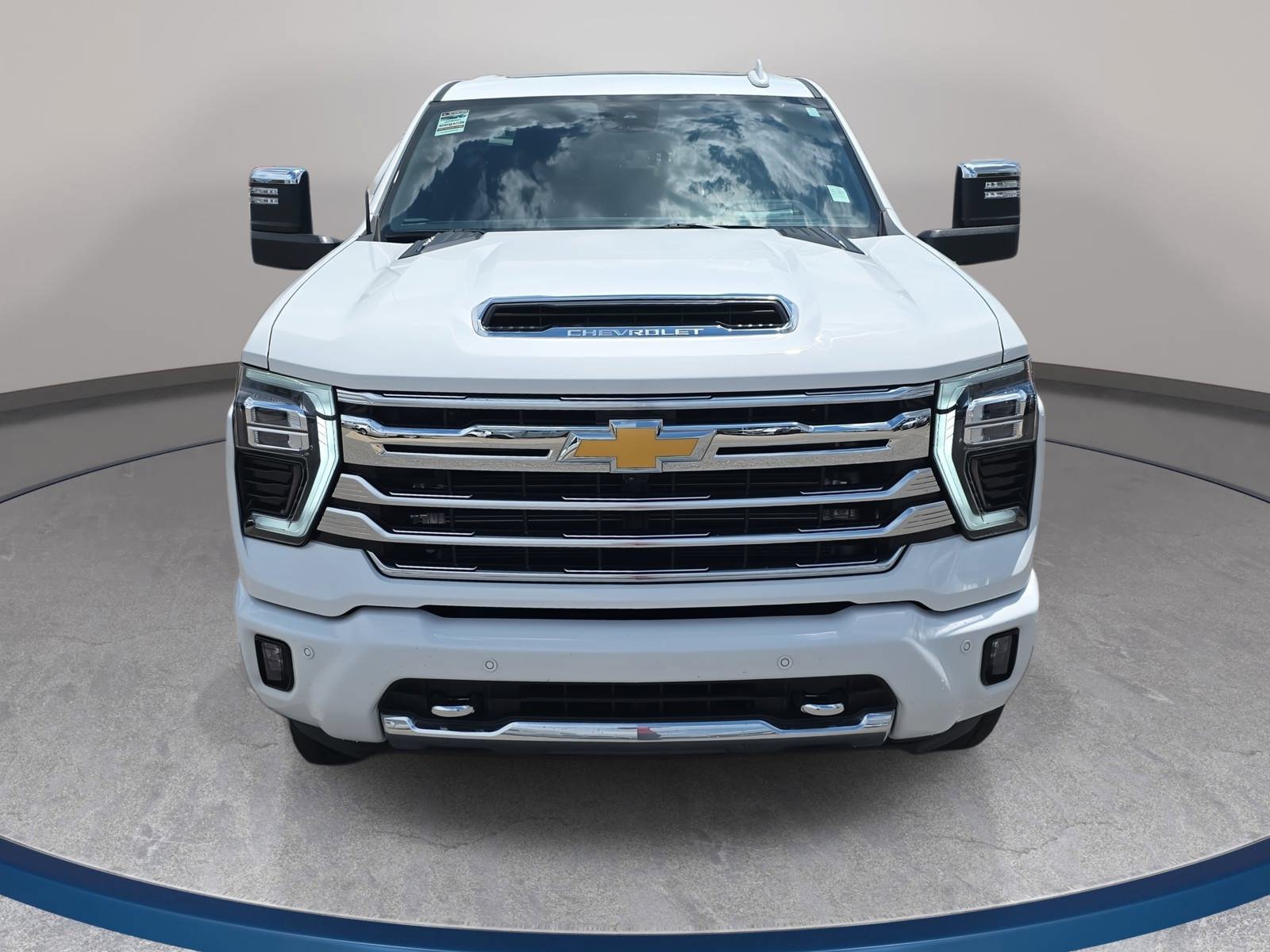 Used 2025 Chevrolet Silverado 2500 High Country w/ Technology Package AWD/4WD image 2