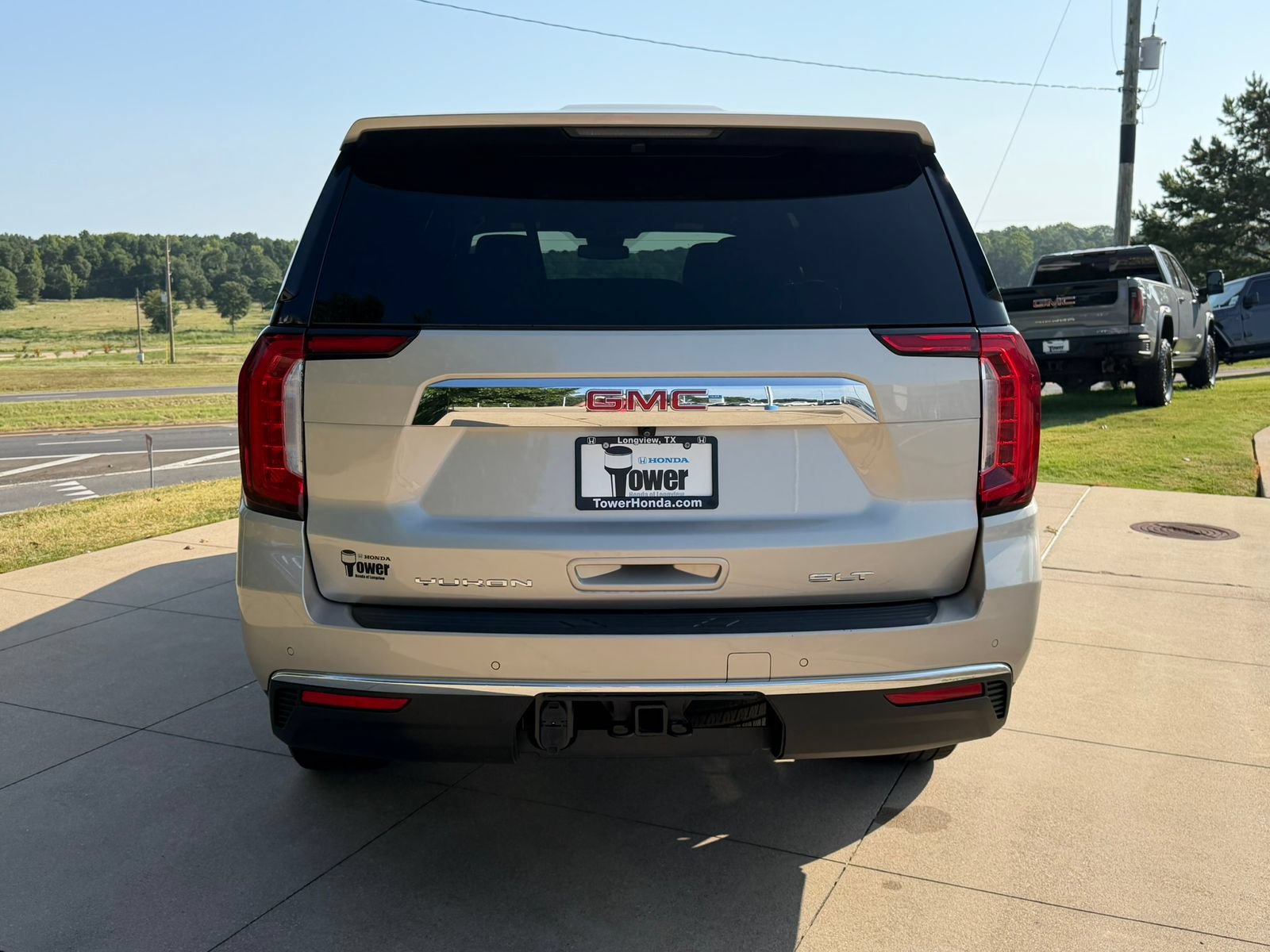 Used 2023 GMC Yukon XL SLT w/ SLT Luxury Package RWD image 5
