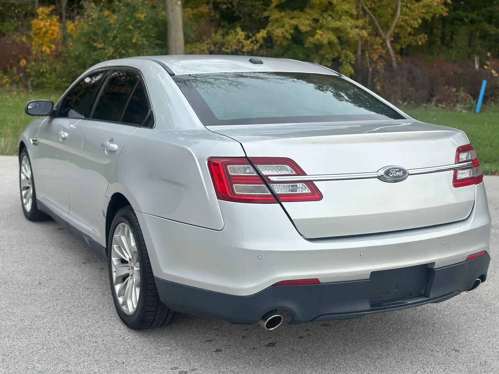 Used 2015 Ford Taurus Limited FWD image 7