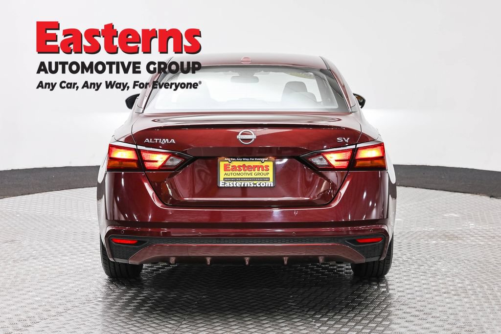 Used 2024 Nissan Altima 2.5 SV FWD image 5