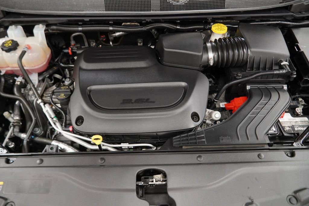 Used 2023 Chrysler Voyager LX image 46