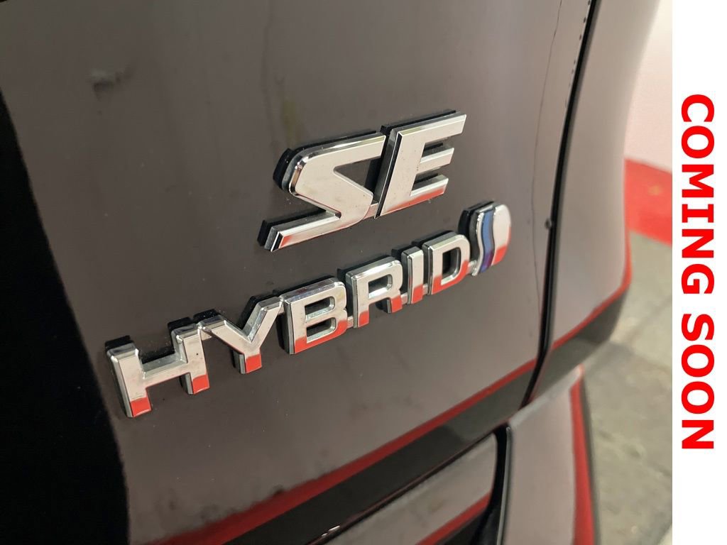 Used 2022 Toyota RAV4 SE w/ Convenience Package image 9