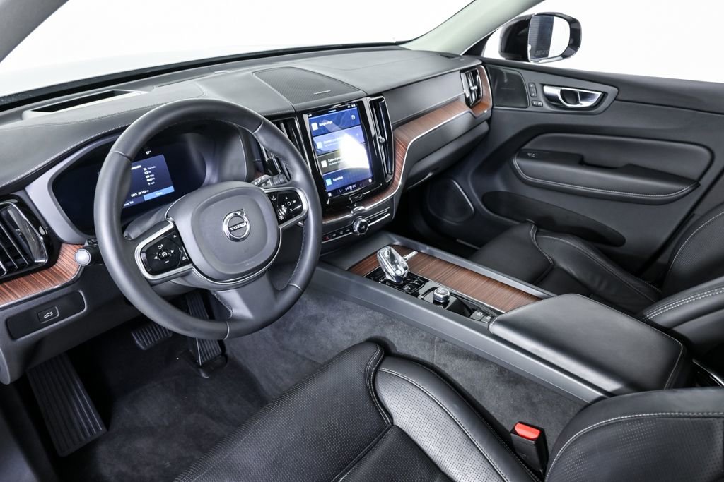 Certified 2023 Volvo XC60 B5 Ultimate image 6