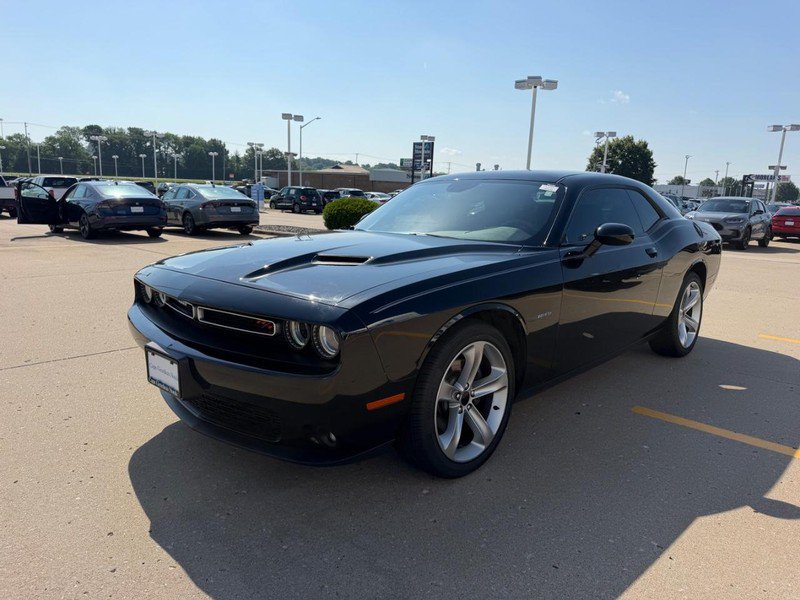 Used 2017 Dodge Challenger R/T RWD image 6