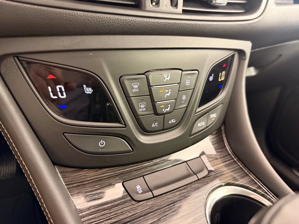 Used 2017 Buick Envision Essence FWD image 40