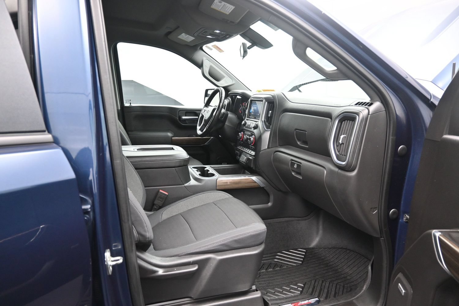 Used 2020 Chevrolet Silverado 1500 LT Trail Boss AWD/4WD image 38