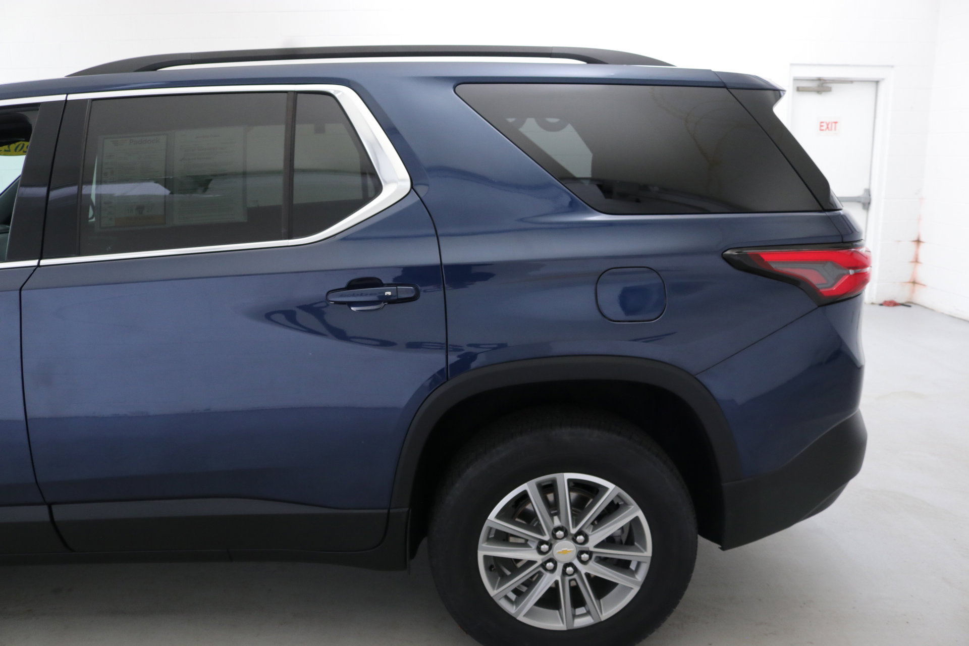 Used 2023 Chevrolet Traverse LT image 5