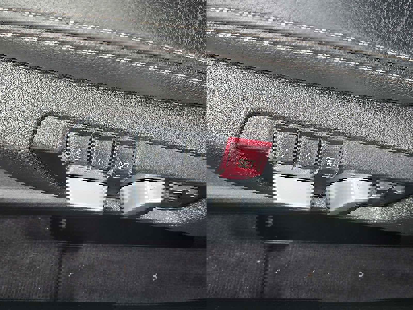 Used 2018 BMW 330i xDrive Sedan w/ Premium Package image 13