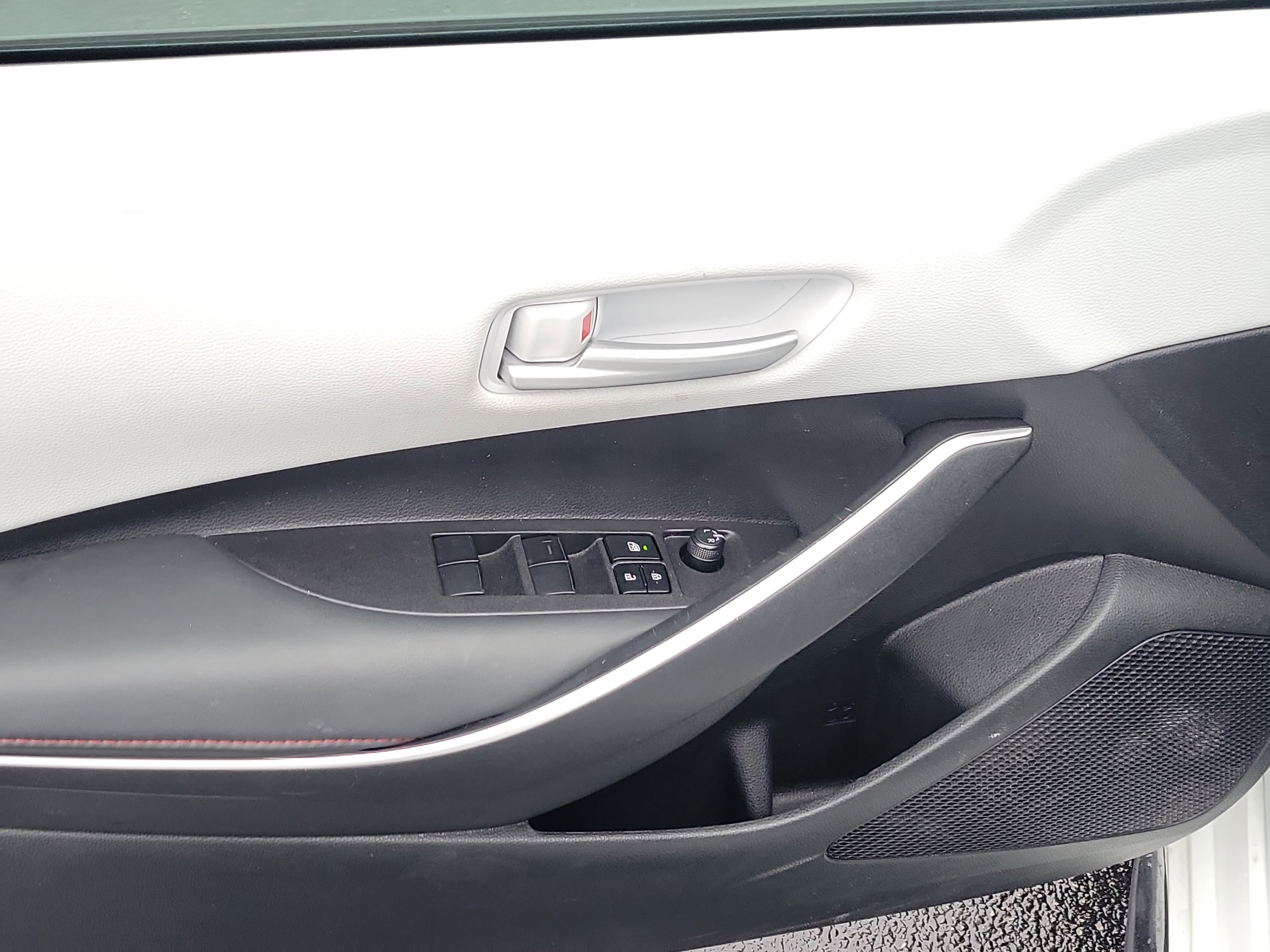 Certified 2025 Toyota Corolla SE image 19