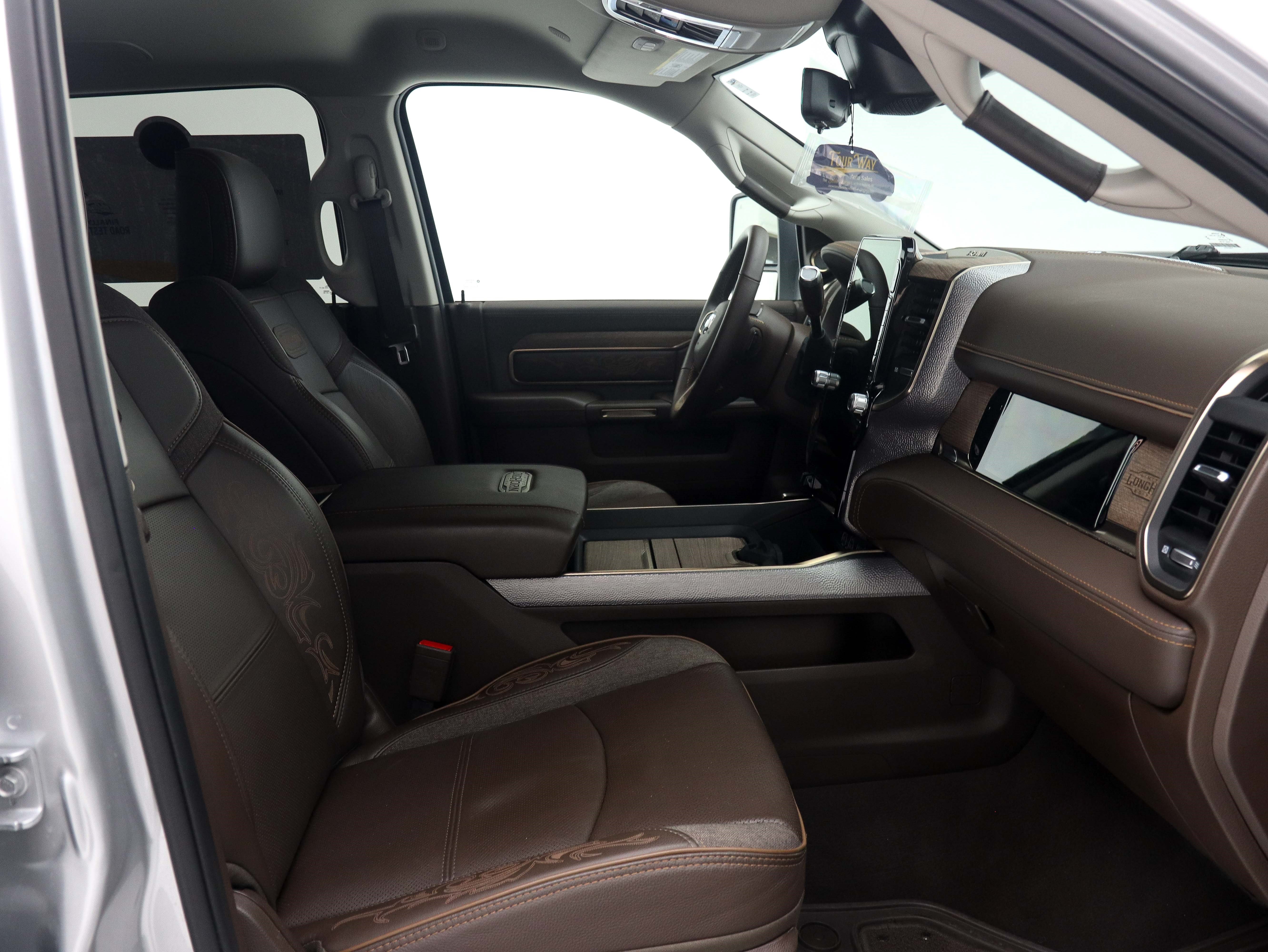 Used 2026 RAM 2500 Limited AWD/4WD image 15