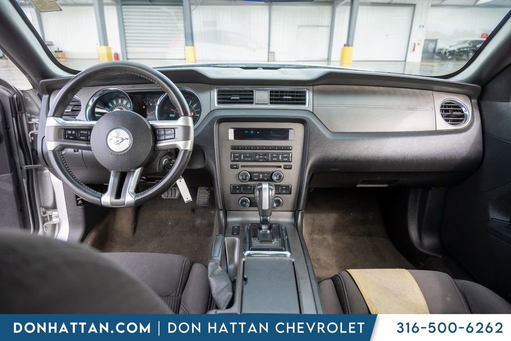 Used 2013 Ford Mustang Convertible image 3