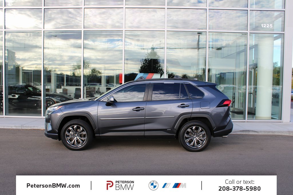 Used 2023 Toyota RAV4 XLE Premium image 8