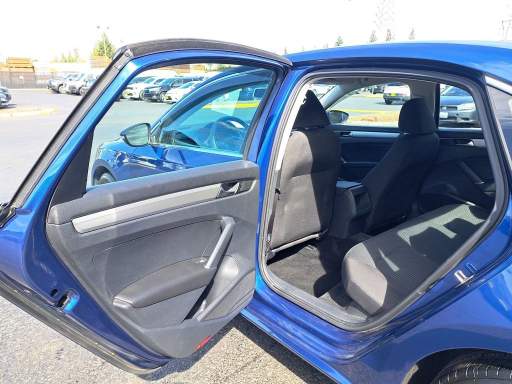 Used 2016 Volkswagen Passat 1.8T S image 12