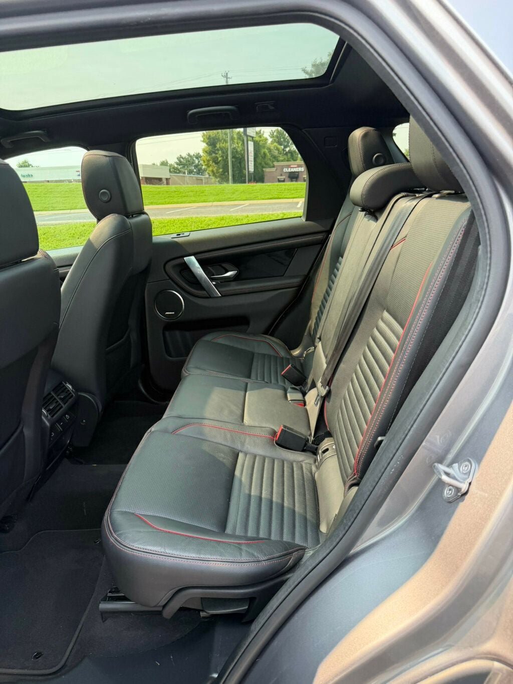 Used 2021 Land Rover Discovery Sport S R-Dynamic AWD/4WD image 15