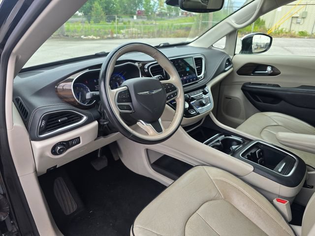 Used 2021 Chrysler Pacifica Limited w/ Premium & Safety Sphere Group AWD/4WD image 11