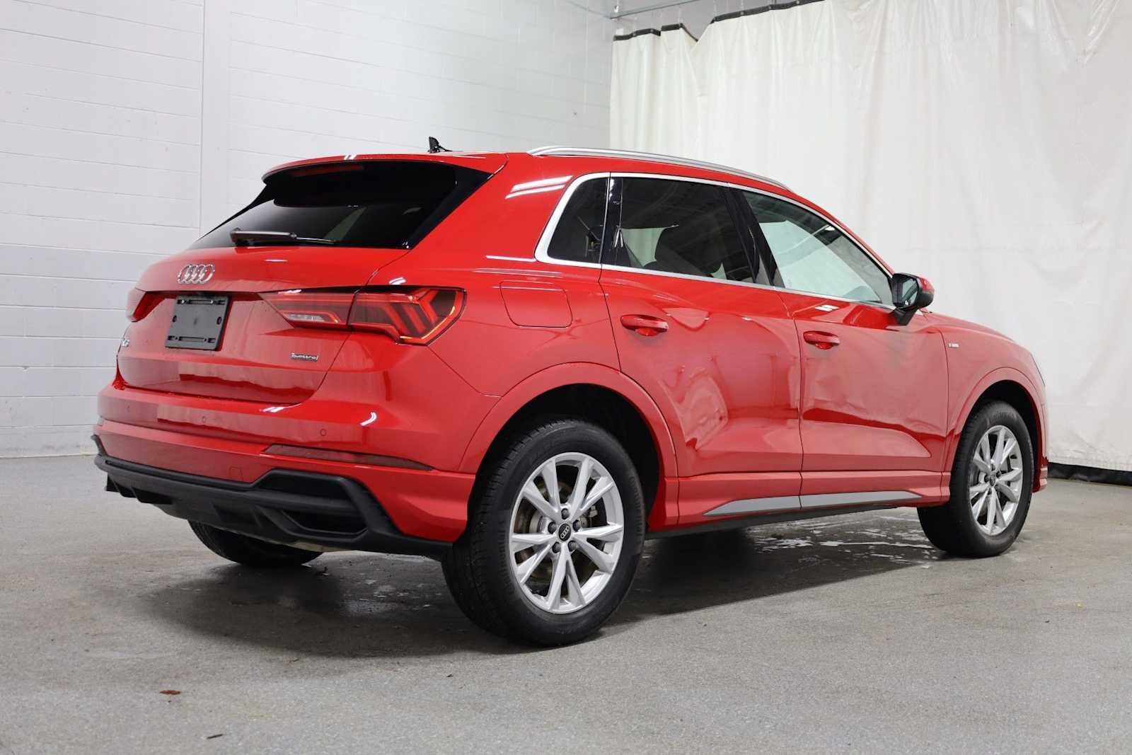 Certified 2025 Audi Q3 2.0T Premium Plus w/ Premium Plus Package AWD/4WD image 9