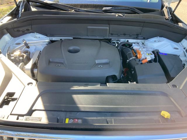 New 2025 Volvo XC90 T8 Core w/ Climate Package image 19