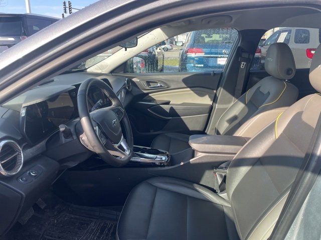 Used 2025 Chevrolet Trax ACTIV image 7