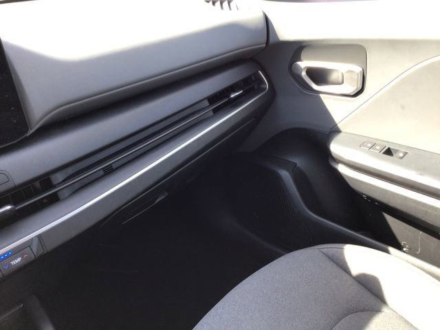 Used 2025 Kia K4 FWD image 29
