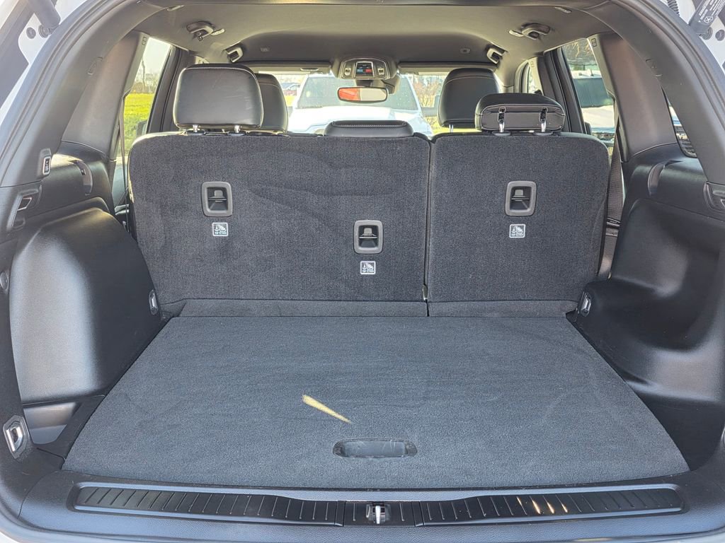 Used 2024 Jeep Grand Cherokee Limited w/ Black Appearance Package image 32