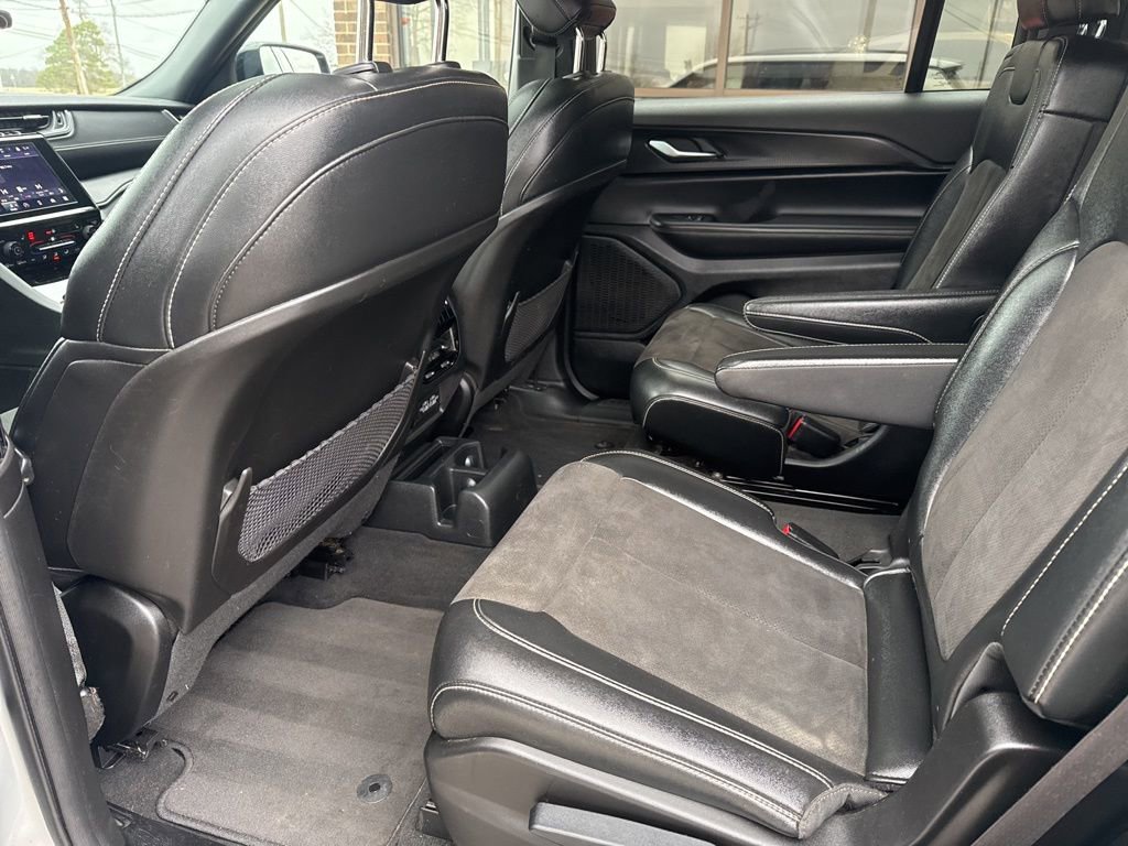 Used 2024 Jeep Grand Cherokee L Altitude image 47