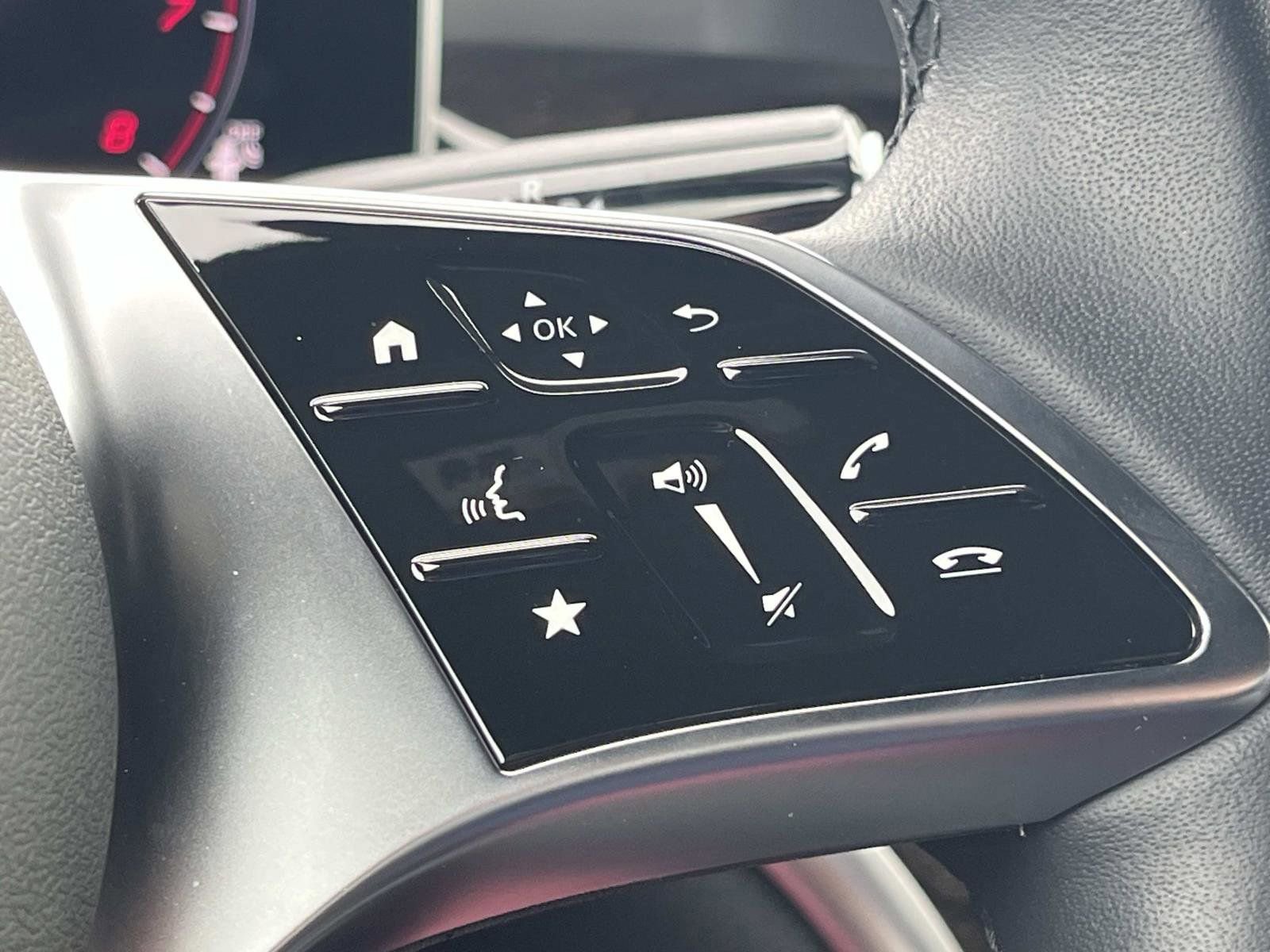 Certified 2025 Mercedes-Benz GLC 300 image 25