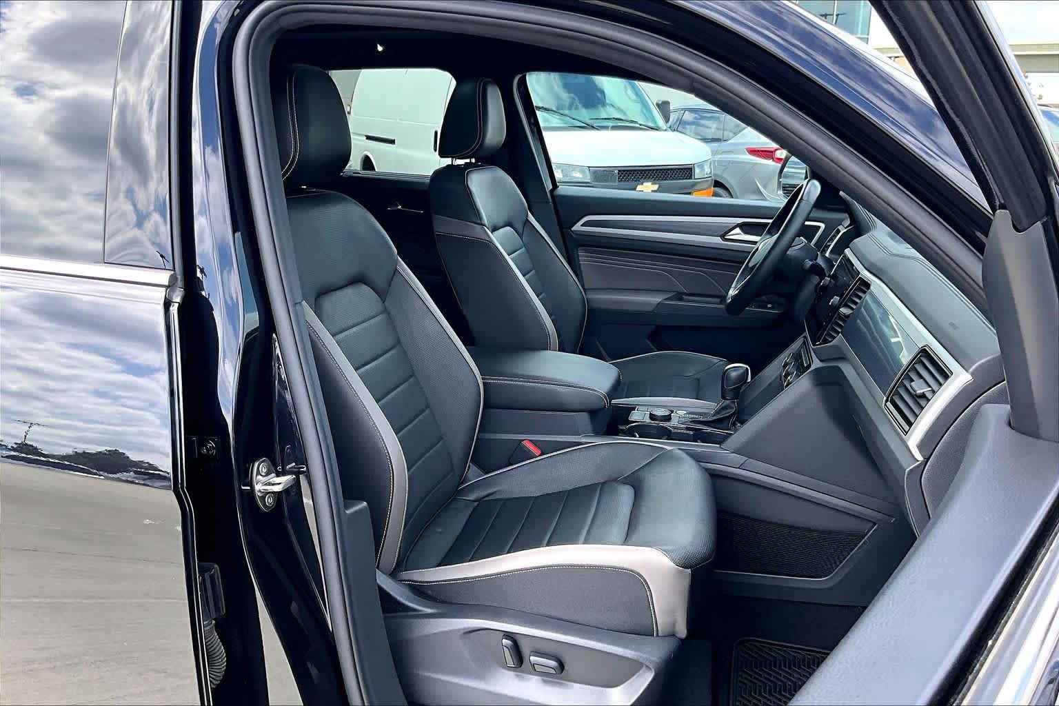 Used 2023 Volkswagen Atlas Cross Sport SEL Premium R-Line AWD/4WD image 14