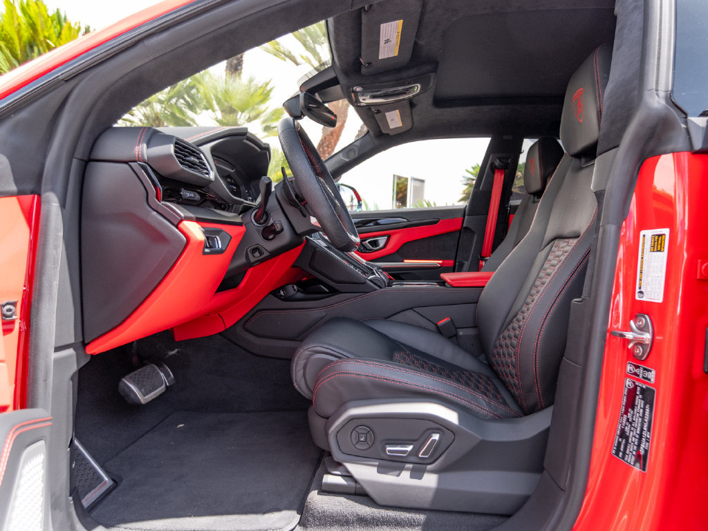 Used 2022 Lamborghini Urus AWD/4WD image 16