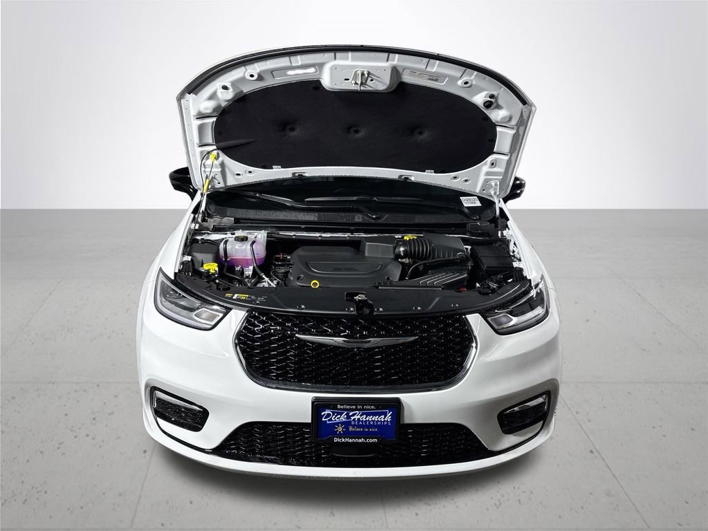 New 2026 Chrysler Pacifica Select AWD/4WD image 20