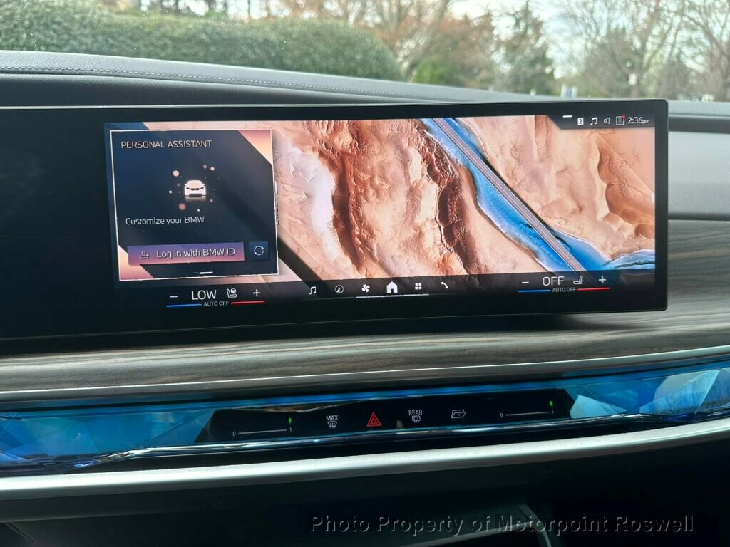 Used 2023 BMW i7 xDrive60 w/ Executive Package 2 AWD/4WD image 16