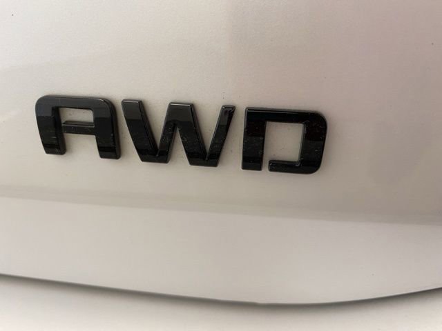 Used 2023 Chevrolet Equinox Premier image 31