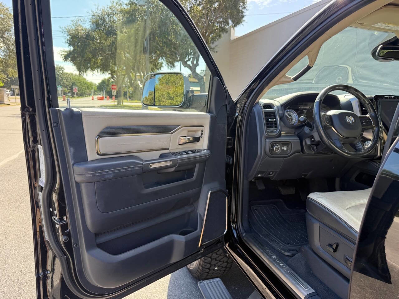 Used 2020 RAM 2500 Limited image 35