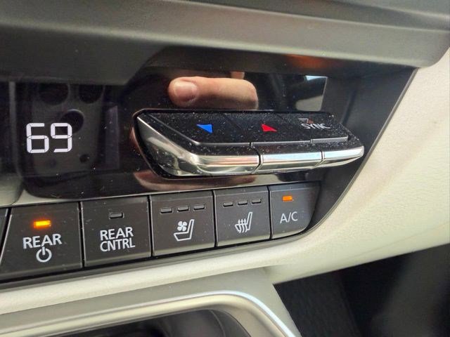 Certified 2025 MAZDA CX-90 Plug-In Hybrid w/ Premium Plus AWD/4WD image 17