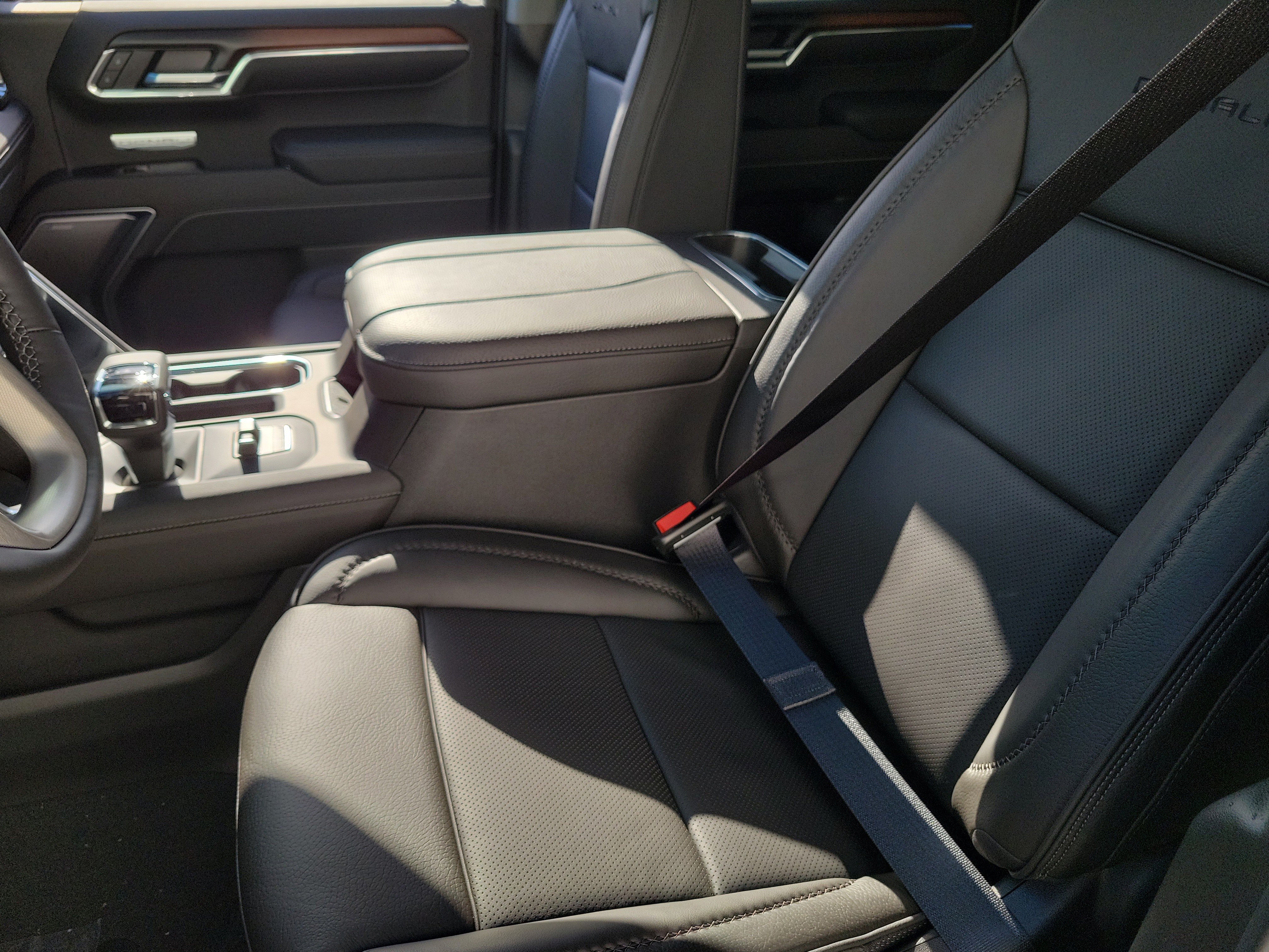New 2026 GMC Sierra 1500 Denali w/ Denali Reserve Package AWD/4WD image 22