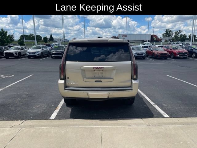 Used 2017 GMC Yukon SLT w/ Premium Edition AWD/4WD image 4