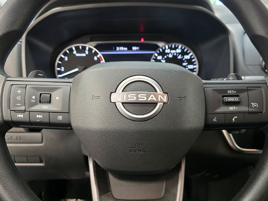 Used 2025 Nissan Rogue S FWD image 11